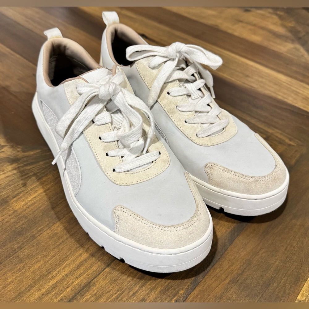Vionic Women’s Wiley Ivory Beige Lace-Up Sneakers Size 9M